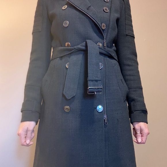 Burberry Black and Gray Plaid Lining - Picture 5 of 5